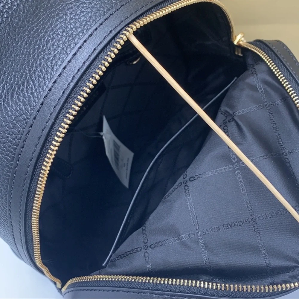 Michael Kors Womens Valerie Medium Logo Backpack 30F2G9VB2B 
Black
NWT - Picture 8 of 16